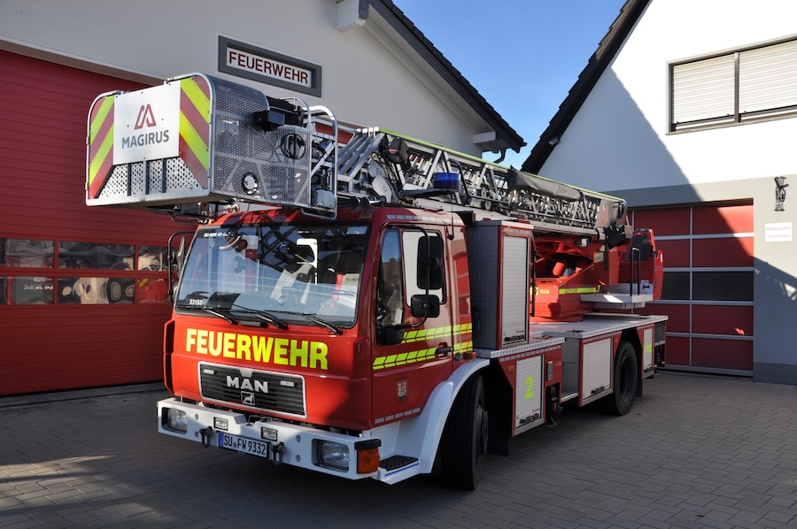 DLK 23/12 der Feuerwehr Niederkassel